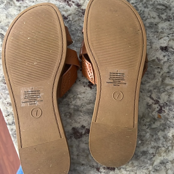 Universal thread sandal, size 7 - Picture 2 of 2